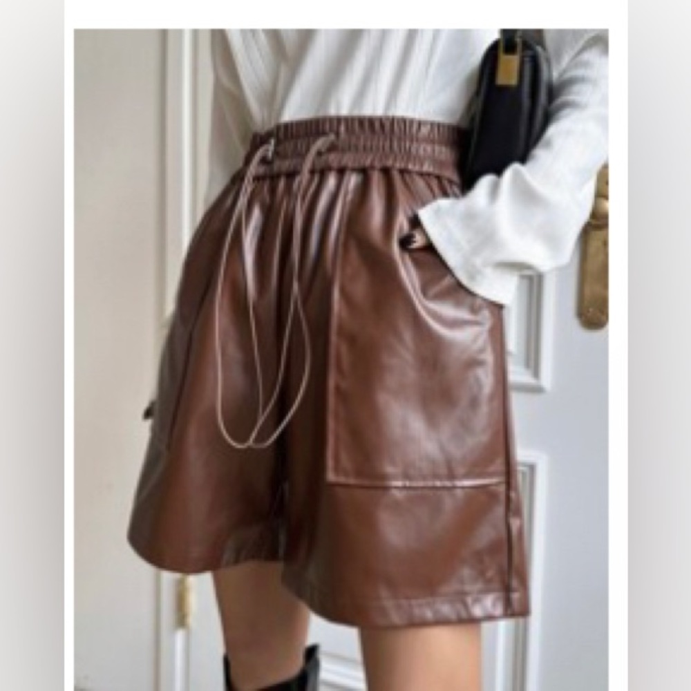 🌺Shein Dazy Pleather Shorts🌸🌺